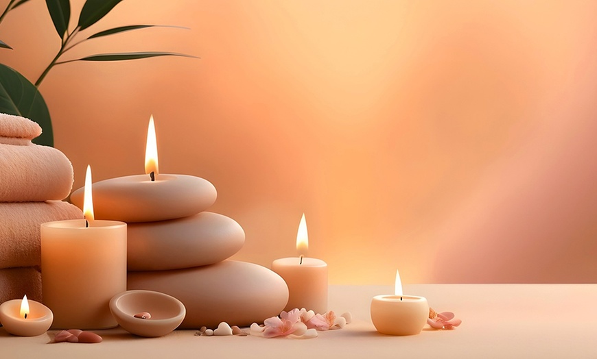 Image 2: Experience the Ultimate 30- or 60-Minute Foot Reflexology Massage