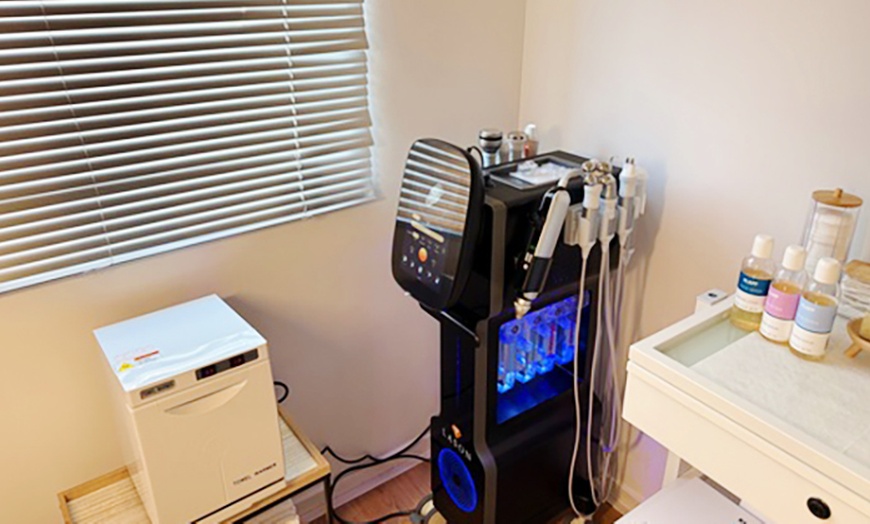 Image 4: 1, 2 of 4 Biopulse therapie gezichtsbehandelingen van 75 minuten