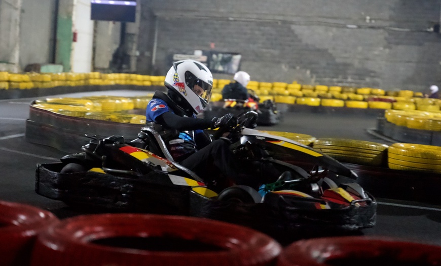Image 5: Poczuj prędkość, przeżyj emocje! Jazda gokartami po nowoczesnym torze