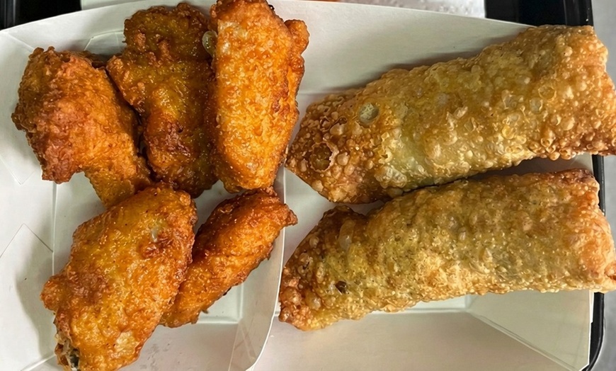 Image 3: Golden Crispy Egg Roll Combos: Quick, Flavorful Meals On The Go