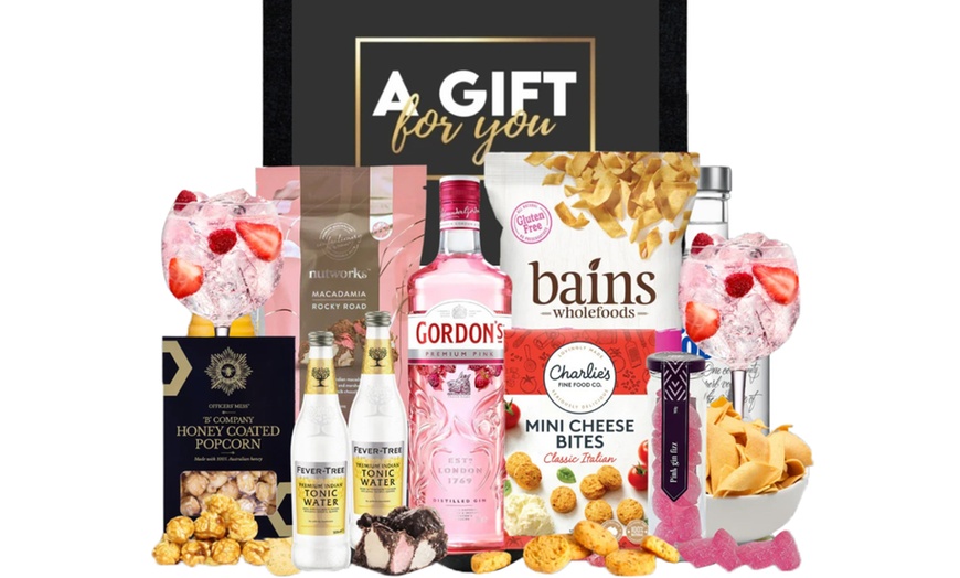 Image 7: Gift Hampers with Spirited Picks, Gourmet Treats & Pampering Goodies 