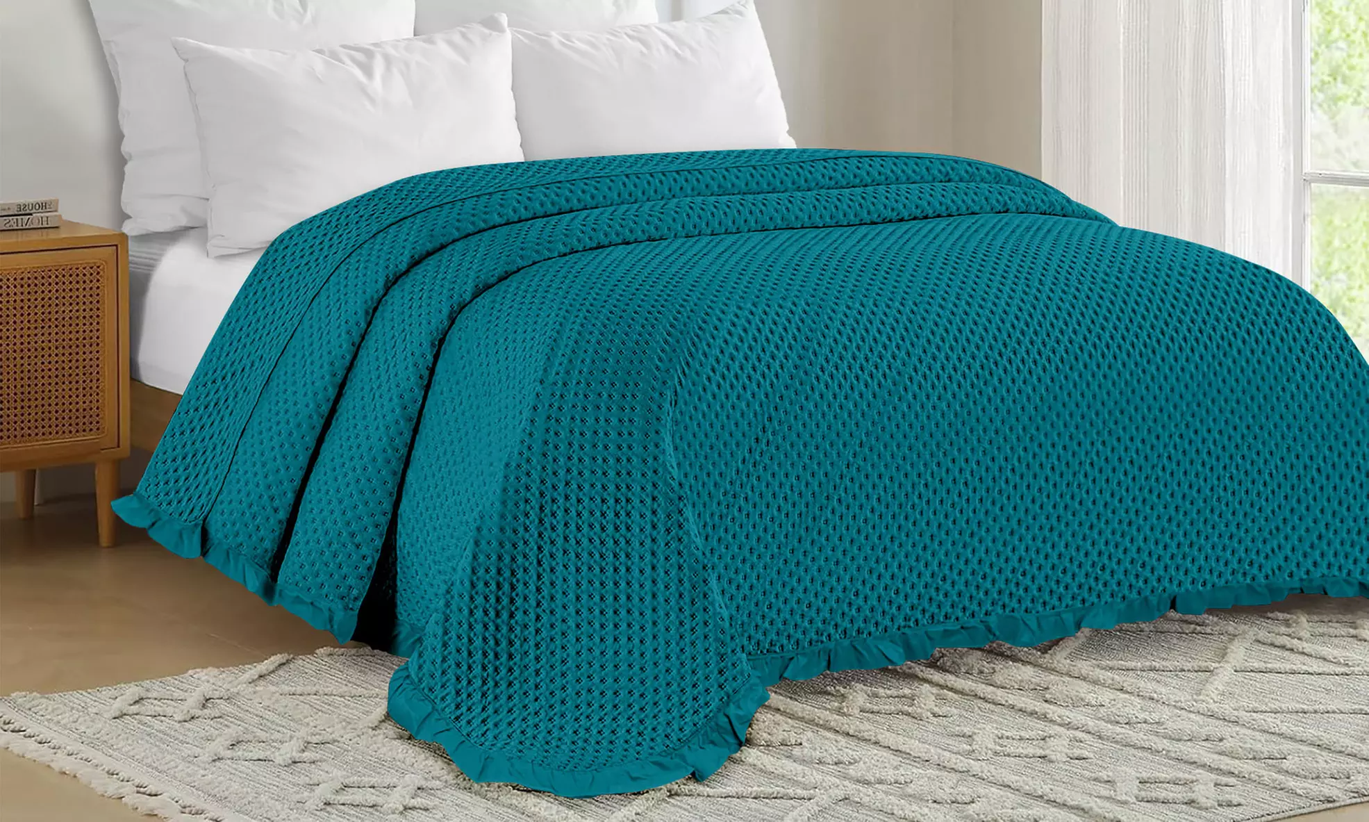 Gesteppte Tagesdecke mit Rüschen