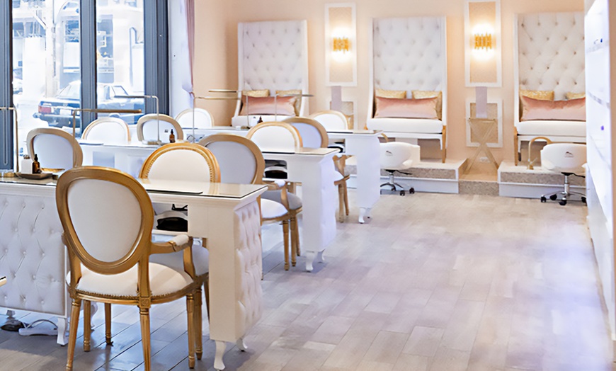 Image 2: Smooth Skin Awaits with Brazilian and Eyebrow Wax Packages
