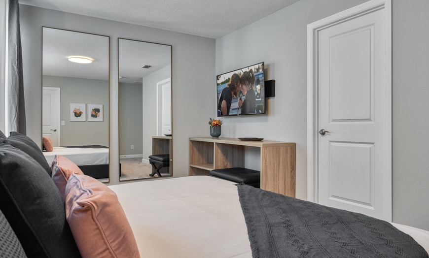 Image 3: Resort Retreat in Orlando’s Vacation Corridor with Private Pools