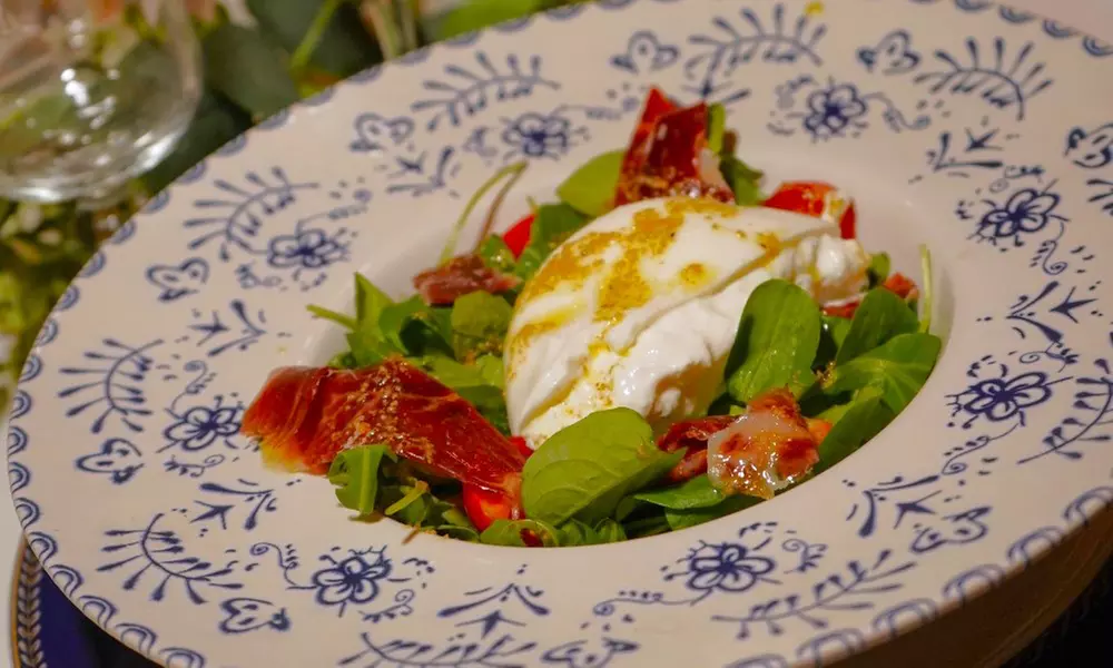 Menú mediterráneo junto al mar para 2 o 4 con postres y bebidas