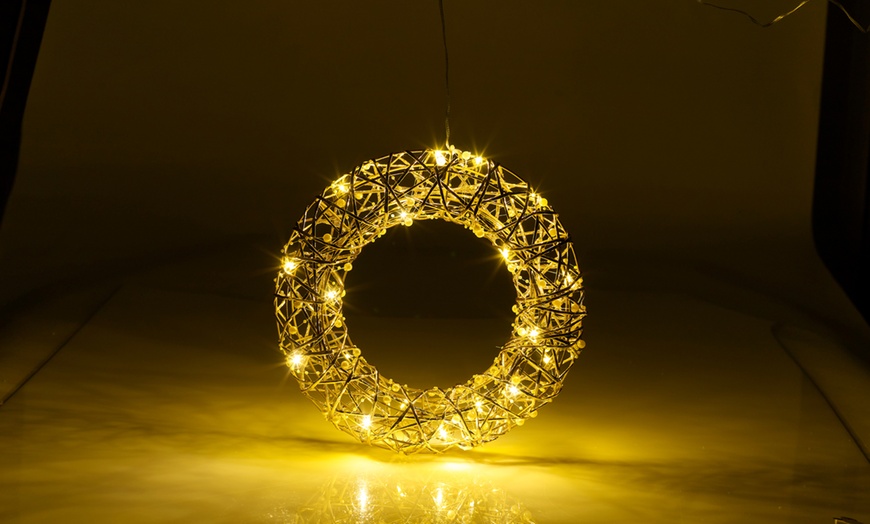 Image 1: Decorative Wreath with Warm LED 20 or 30 Lights