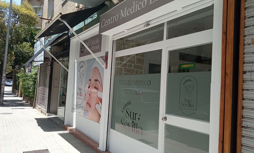 Image 6: Mesoterapia facial o capilar, o infiltración facial con exosomas 