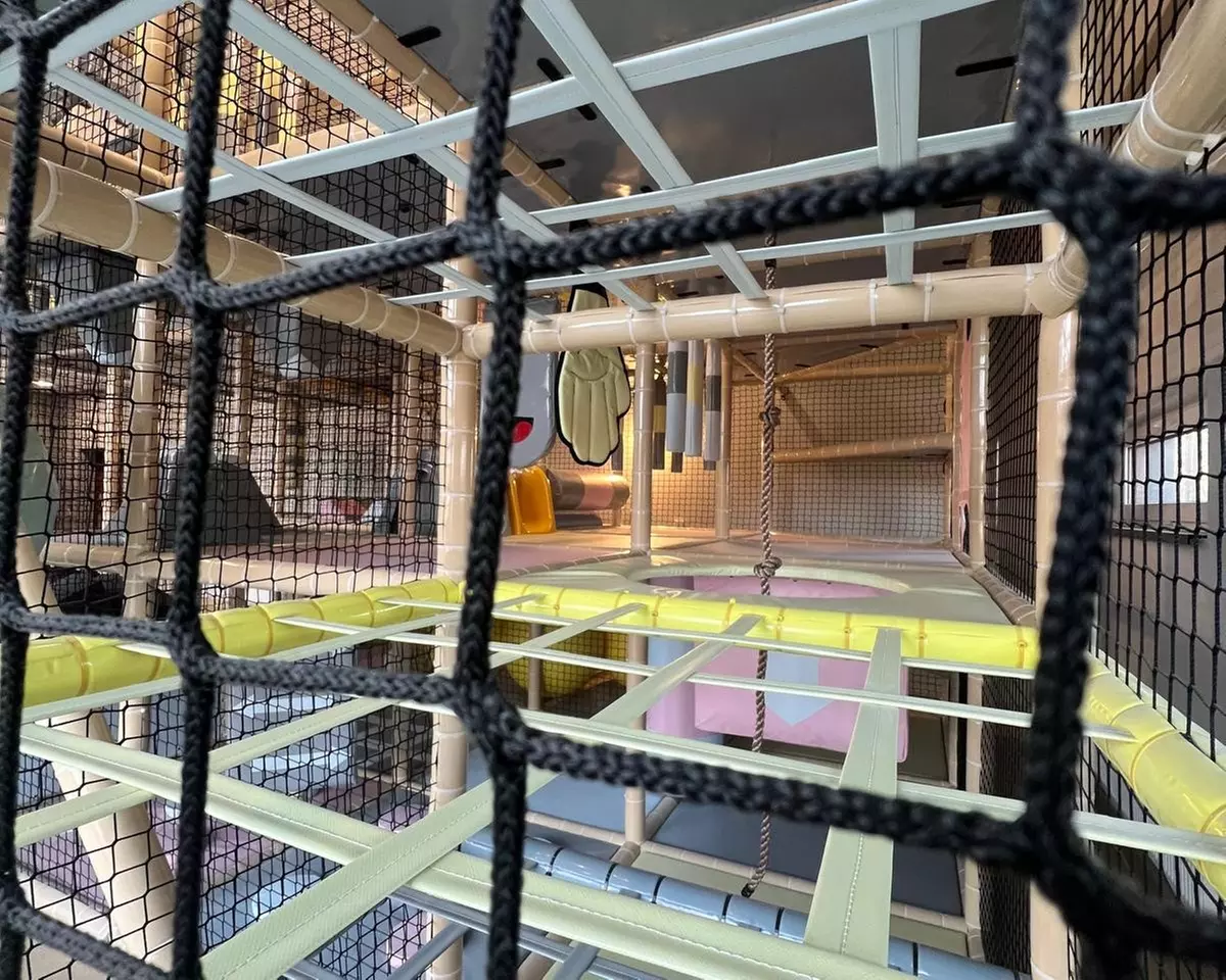 Godzinne bilety wstępu dla 1 lub 2 dzieci do sali zabaw