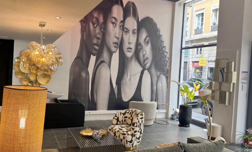 Image 1: Beauté des mains : vernis semi-permanent ou gel 