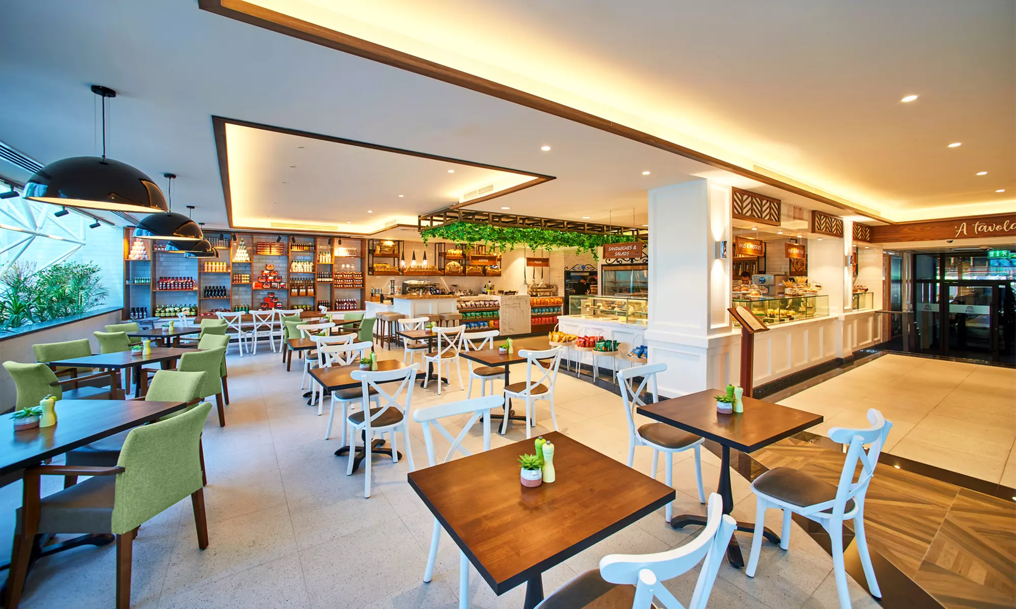 5*Dubai: One-Night Stay with Breakfast and Waterpark Access