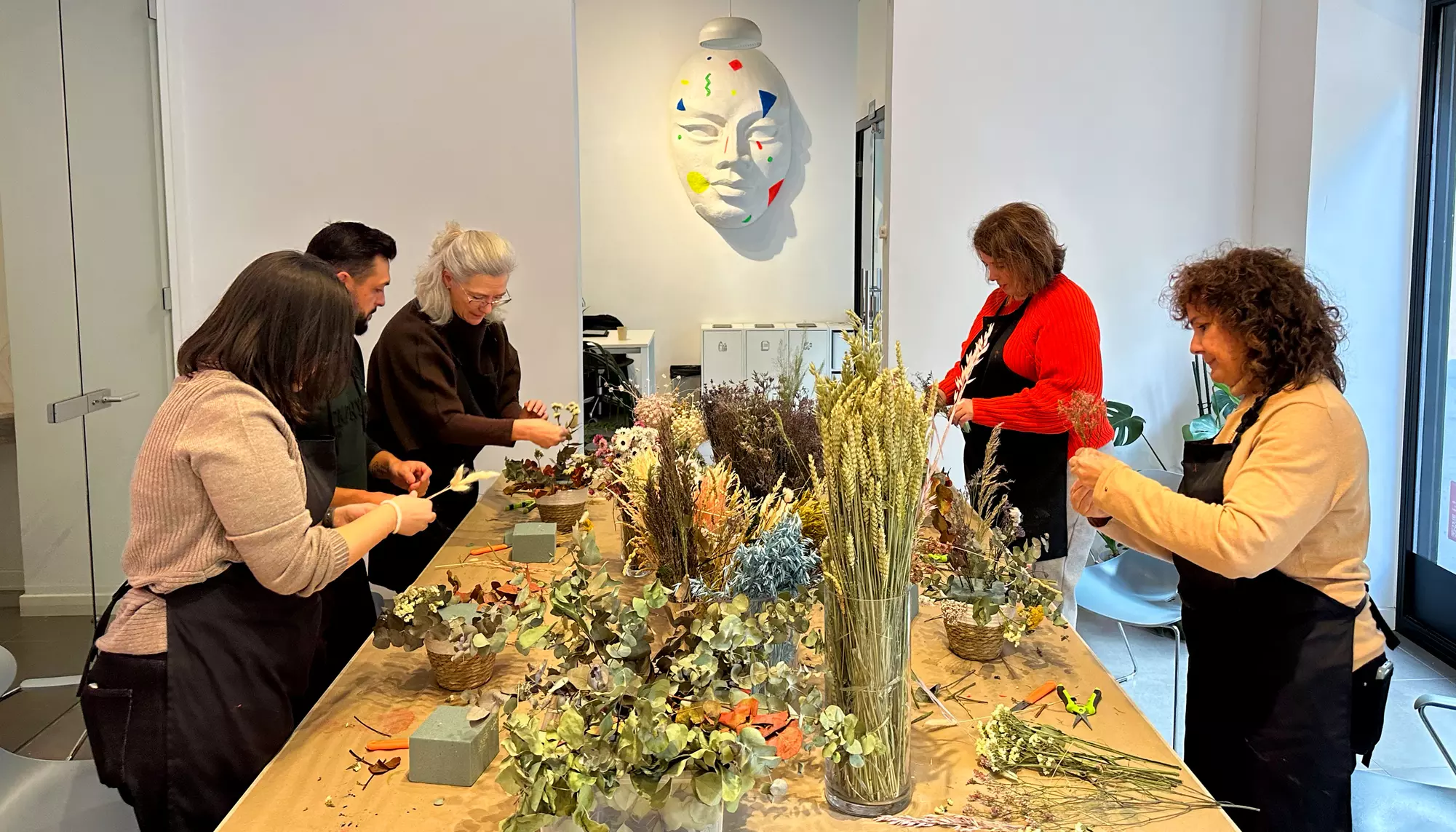 Taller de flores secas con barra libre de cerveza