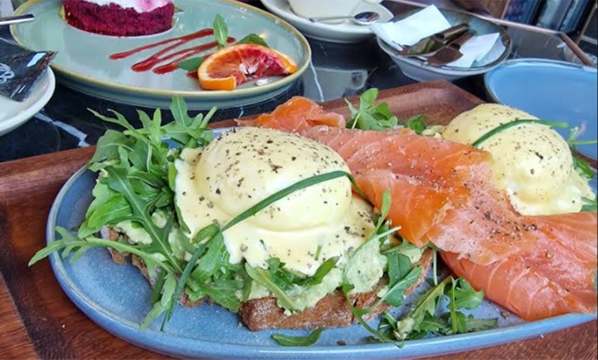 Image 5: Klassisch oder Deluxe Frühstück inkl. Heißgetränk für 1-4 Personen