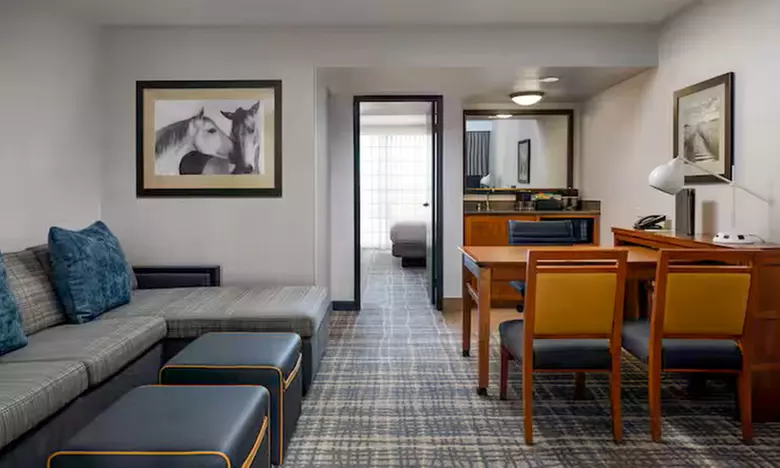 Embassy Suites by Hilton Austin Central Hotel - Spacious Suites & Free Breakfast Near Downtown Austin