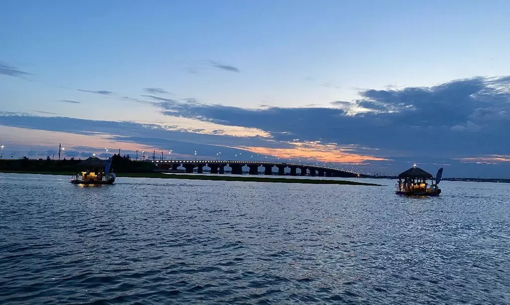 Save Up To 25% Off on Cruisin Tikis Long Beach Island's Private Cruisin'n Brunchin', Fun Tiki, or Sunset Cruise! - Second Medium