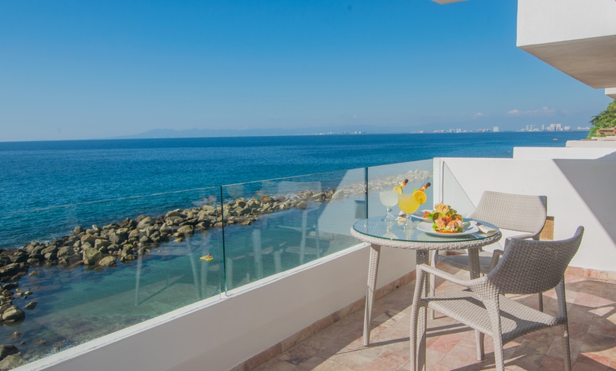 Image 6: 4-Star Retreat with Snorkeling on a Private Beach
