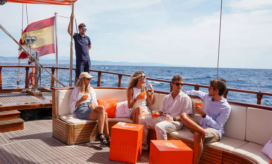 Image 8: Paseo en barco de madera con snacks y bebidas para 1 o 2 personas