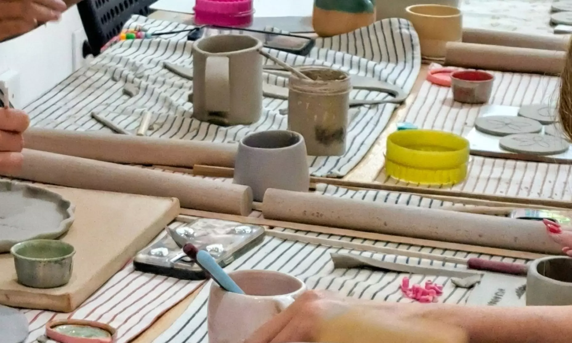 Taller de cerámica de 2 h a elegir entre modelado o pintura