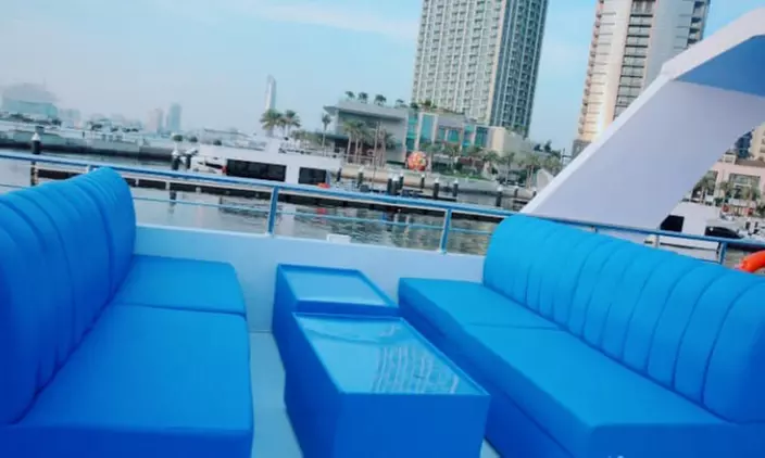 Enjoy the Ultimate Jadaf Cruise with Entertainment and Dining