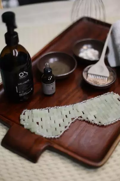 Luxury Head Spa Treatment w/Neck & Scalp Massage + Mini-Facial for 1-2