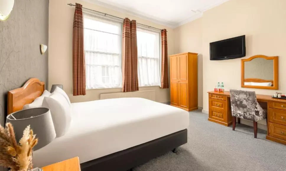 Cumbria: Standard Double Room with Bottle of Wine