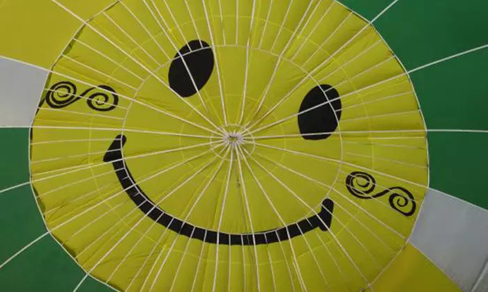 Vuelo en globo con snacks, reportaje fotográfico, cava y diploma