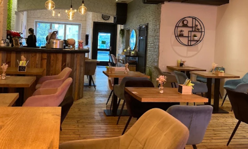 Image 10: Frühstück nach Wahl & Getränk für 1, 2 oder 4 Personen