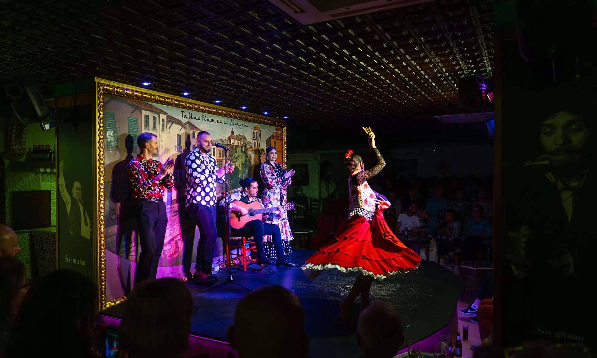 Entrada a espectáculo flamenco para 2 o 4 personas con consumición