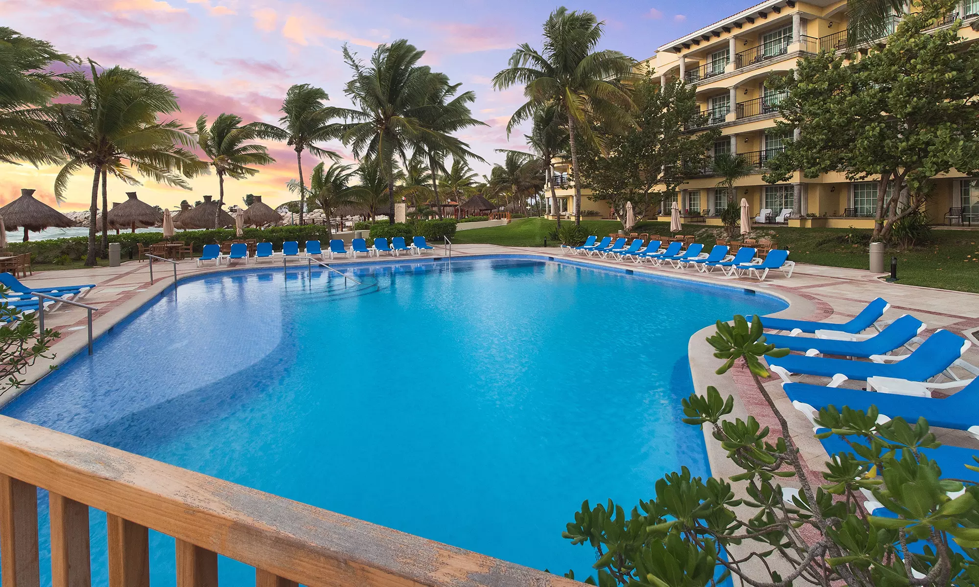 All-Inclusive 4-Star Resort on Riviera Maya