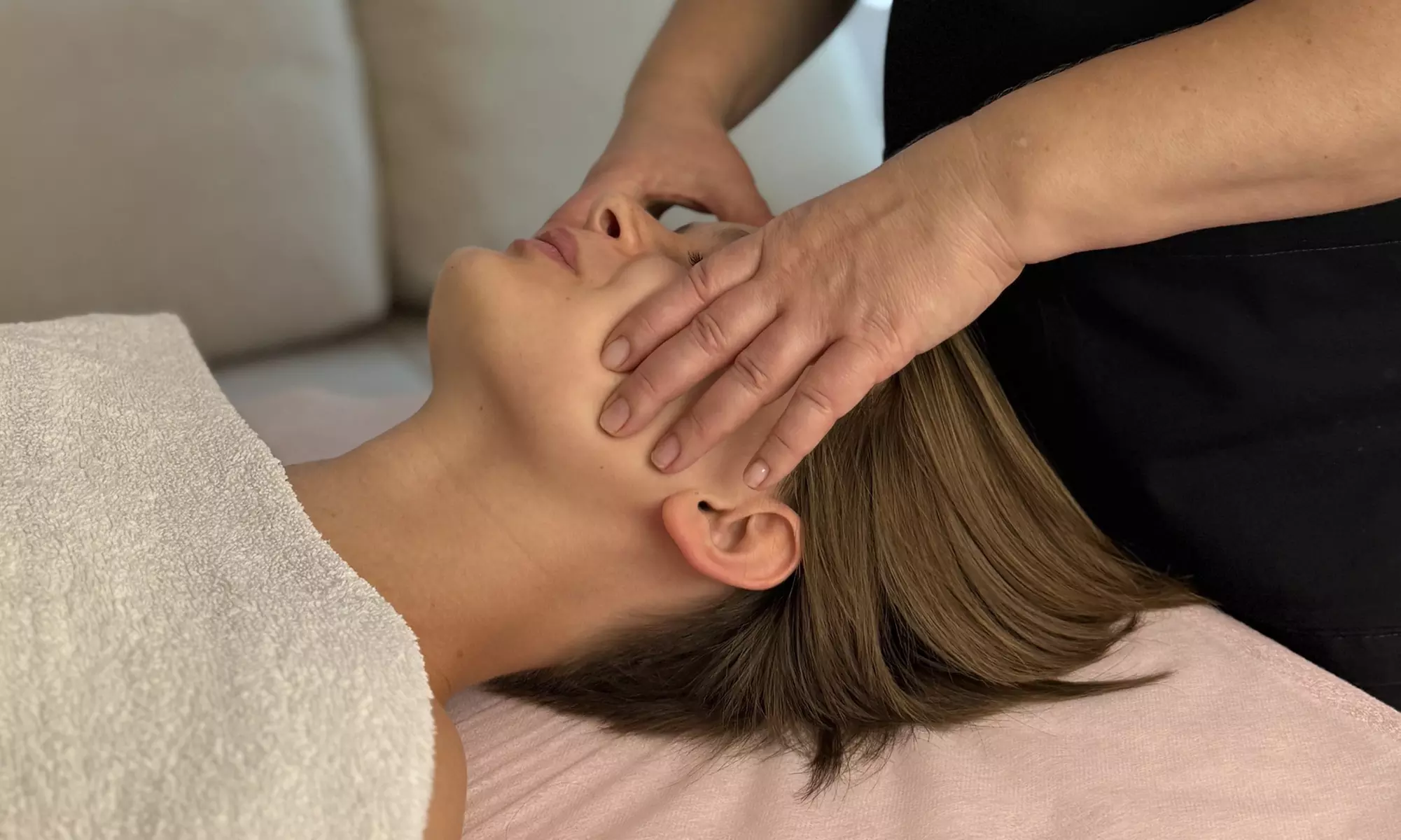 Zanurz się w relaksie, wybierając spośród szerokiej gamy masaży