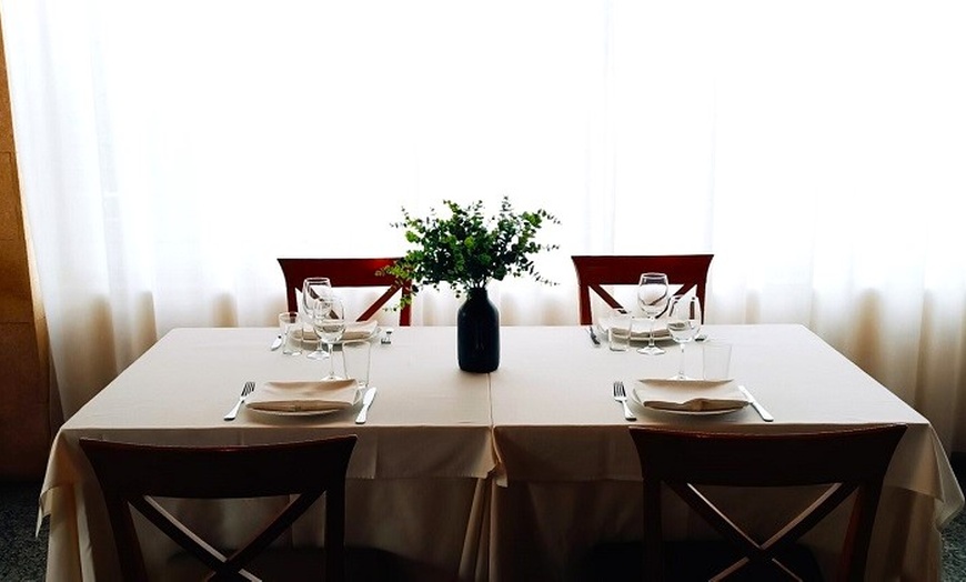 Image 16: Paella para 2 o 4 personas con entrante, postre y bebida