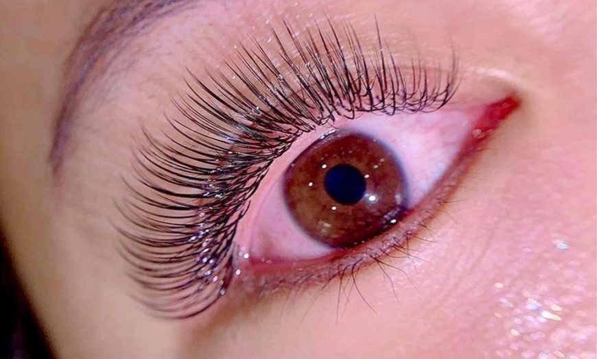 Image 4: Enhance Your Look with Classic, Hybrid or Volume Eyelash Extensions