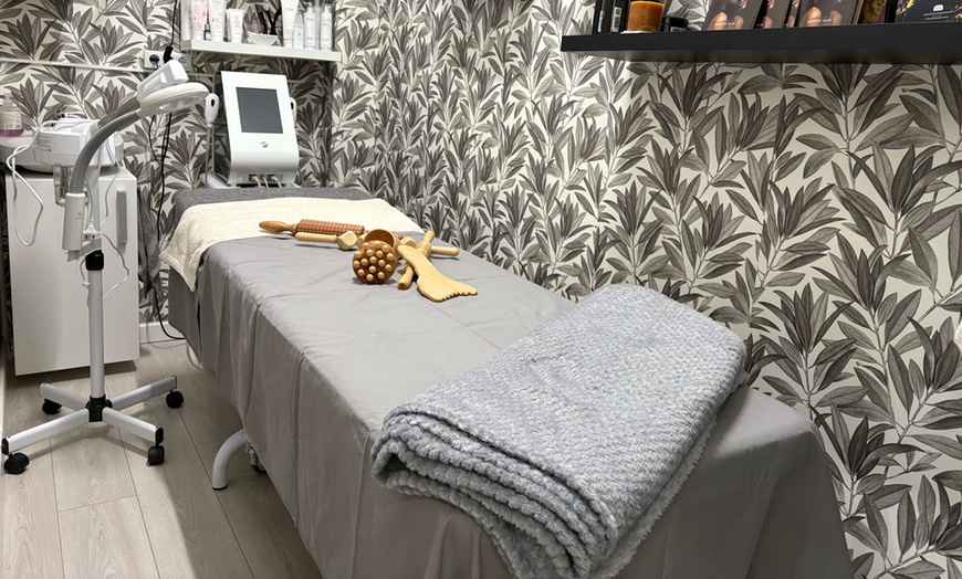 Image 4: 1 o 2 sesiones de Dermapen facial con cóctel de vitaminas para 1