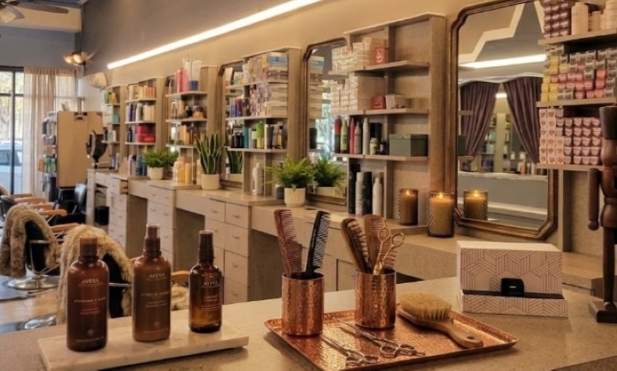 Image 2: Men's Haircut and Hair Color or Conditioning Masque Options