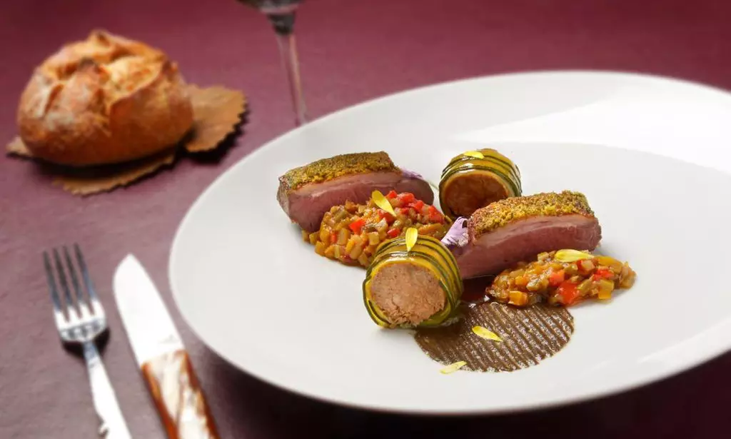 Cognac : chambre supérieure, deluxe ou suite avec pdj et spa en option