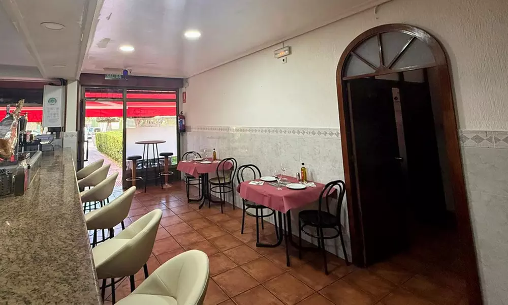 Picoteo que te veo: menú de raciones con postre y bebida para 2 o 4