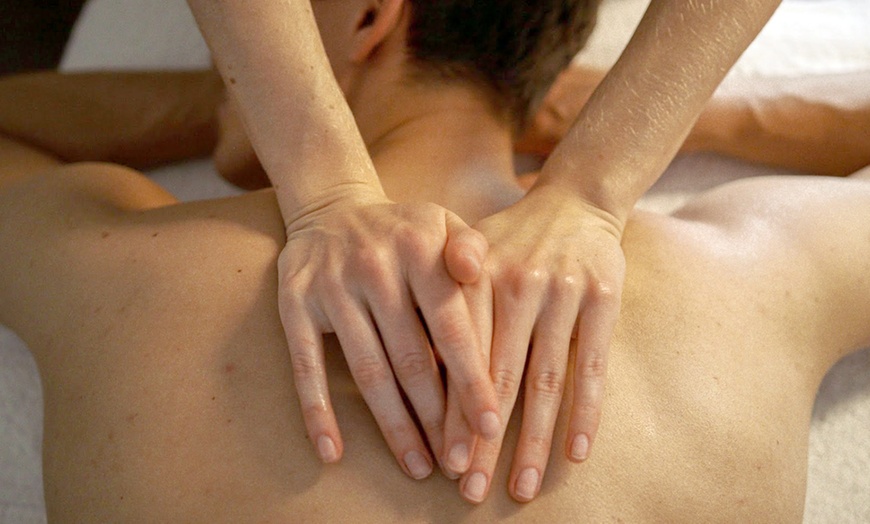 Image 5: Ritual de masaje relajante en pareja con bebida de cortesía