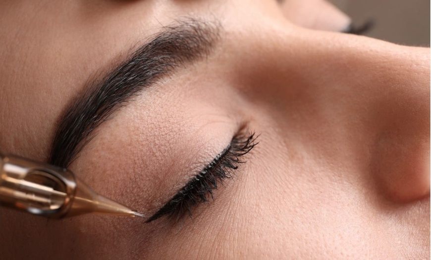 Image 1: Enhance Your Look with Single, or Double Lash Enhancement Eyeliner