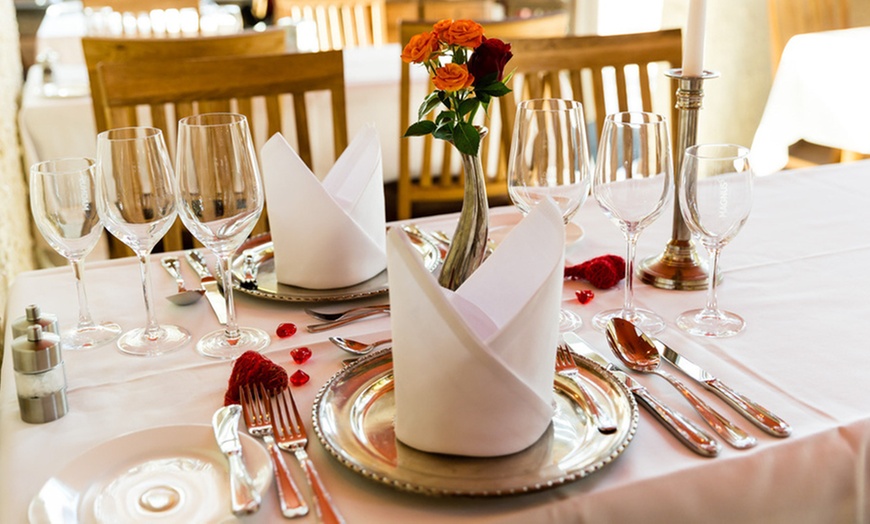 Image 3: Je 1 halbe Ente ohne Knochen aus dem Ofen für 4 Personen