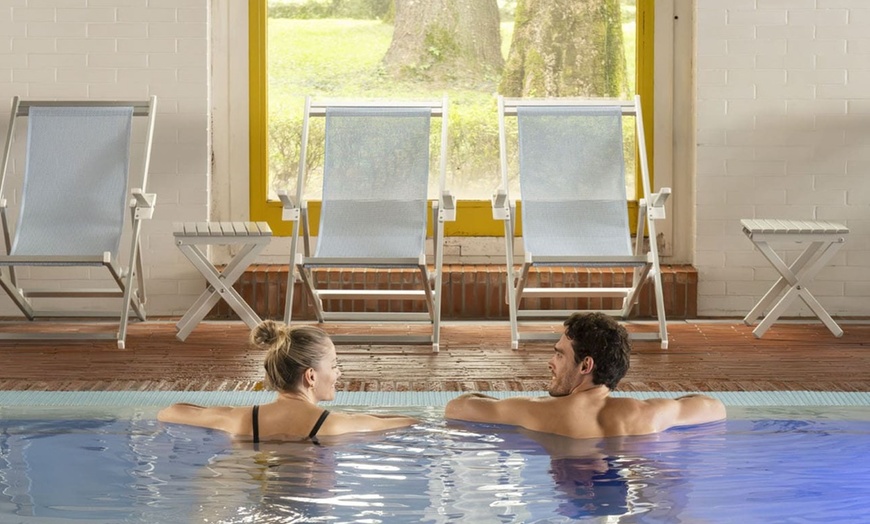 Image 2: Monticelli Terme: 1 o 2 notti con colazione o mezza pensione e piscine