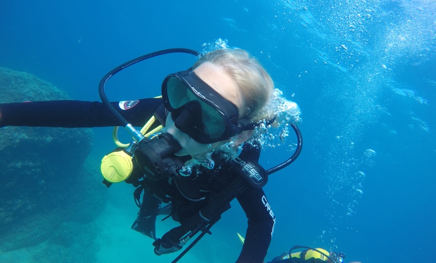 Image 3: ¡Sumérgete en el mundo submarino y captura recuerdos inolvidables!