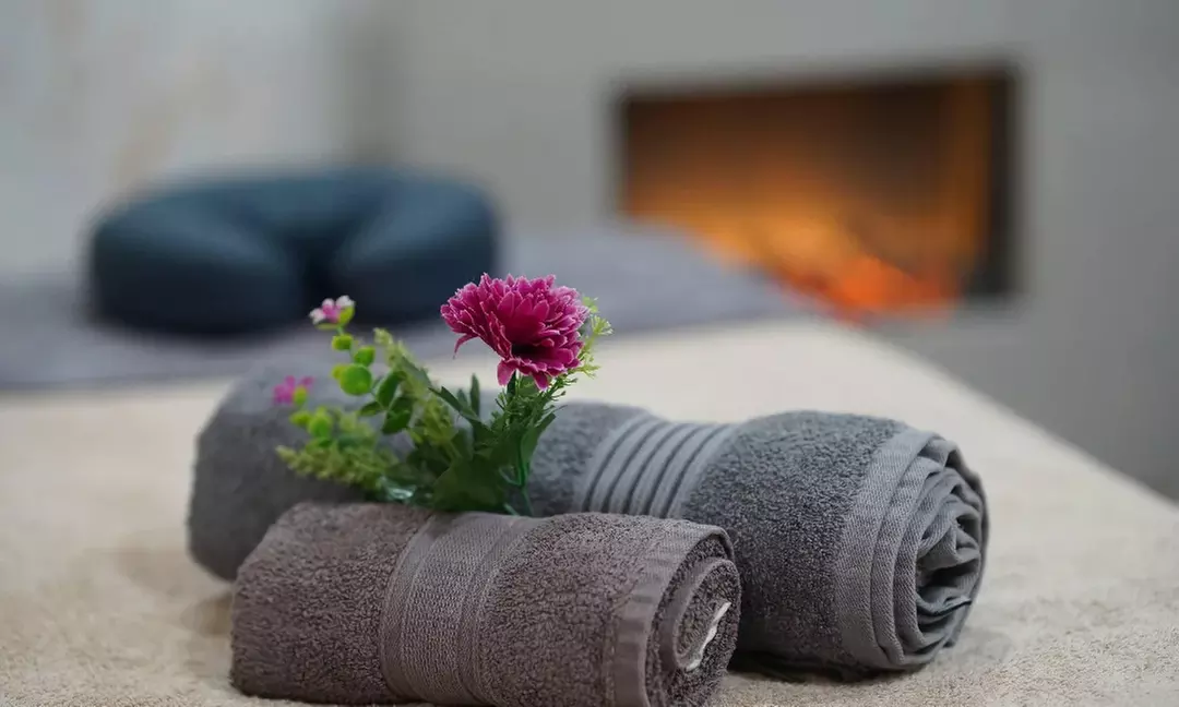 Up to 37% Off on Massage - Couples at MeTimeOff Mind And Body Care