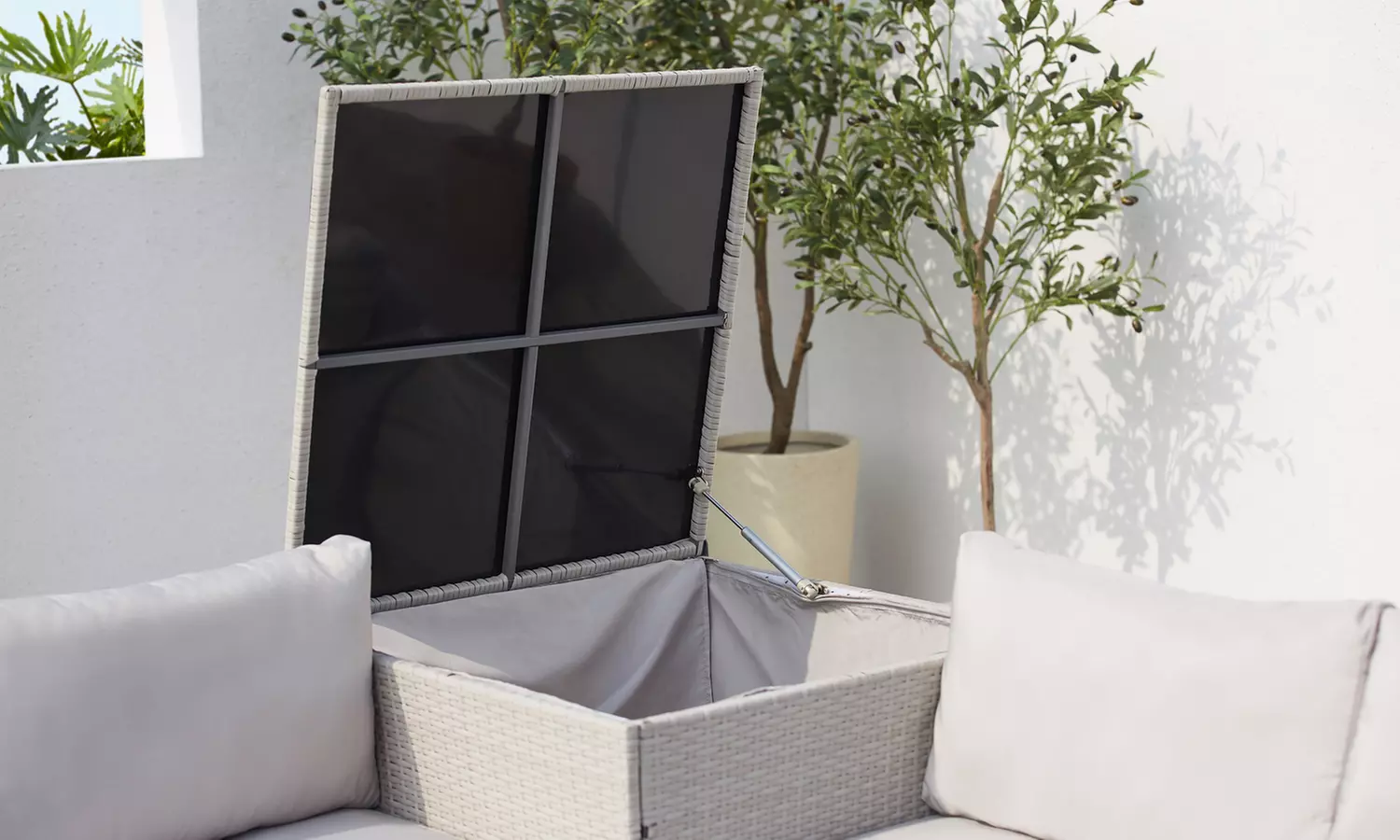 Salon de jardin 4 places Kocoon en résine tressée, modèle "Oacari"