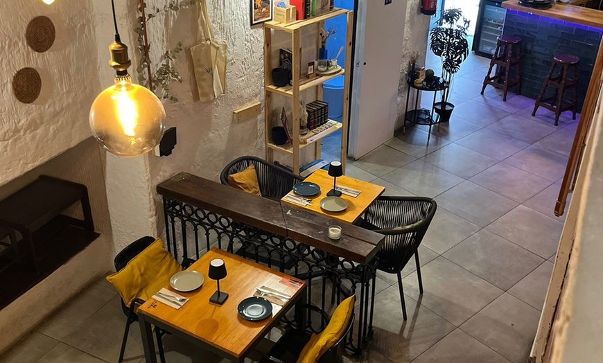 Image 4: Mallalo X y Premium para 2 o 4, con entrantes, bebida y postres