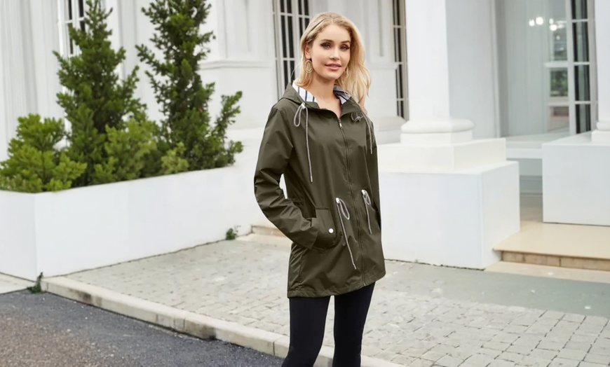 Image 4: Athletic Windbreaker Jacket Water-Resistant Raincoat