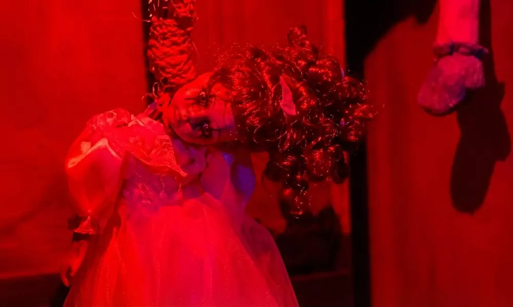 Don't Look Under The Bed!!! A Haunted House Escape Room Game