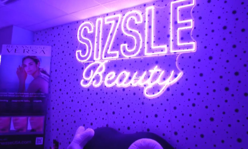 Image 6: Up to 36% Off on Eyelash Extensions at Sizsle Beauty