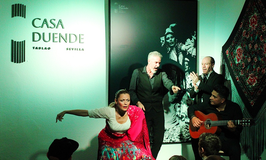 Image 9: Entrada a show de flamenco con opción a sangría y tapa para 1 o 2