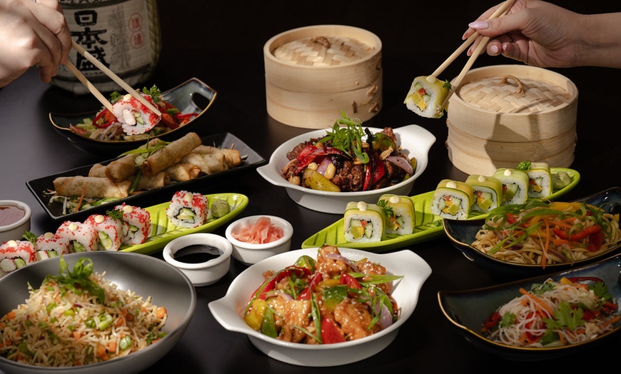 Image 2: 5* Dinner Buffet with Bottomless Juices & Soft Beverages for 1, 2 or 4