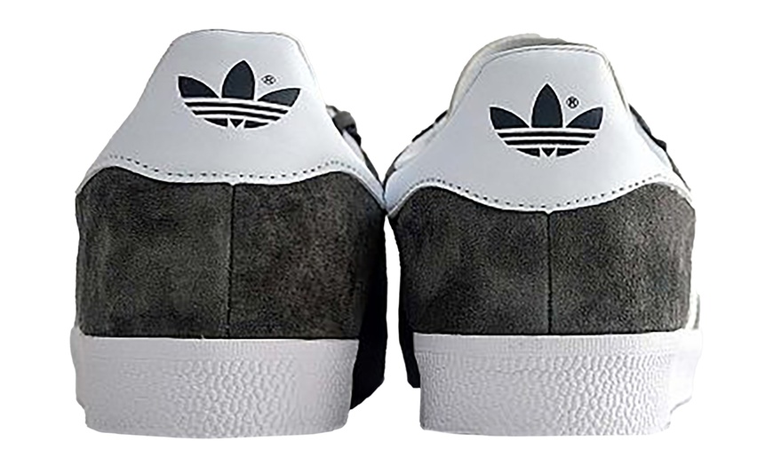 Image 12: Adidas Men's Gazelle Suede Trainers
