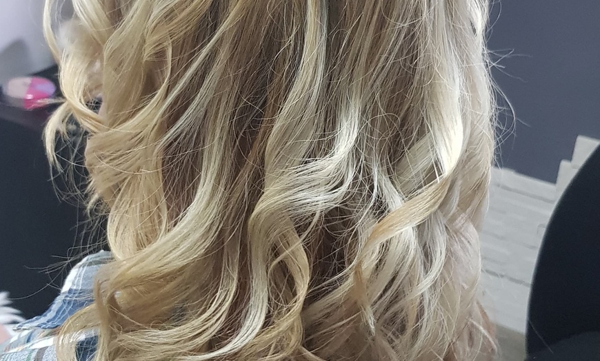 Image 4: Koloryzacja i modelowanie w salonie fryzjerskim Ewelina